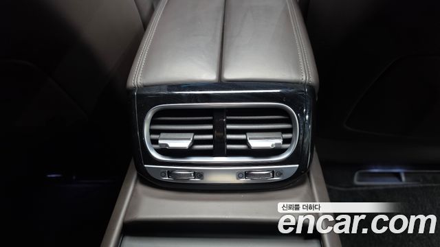 Genesis G90 2019 — photo 30