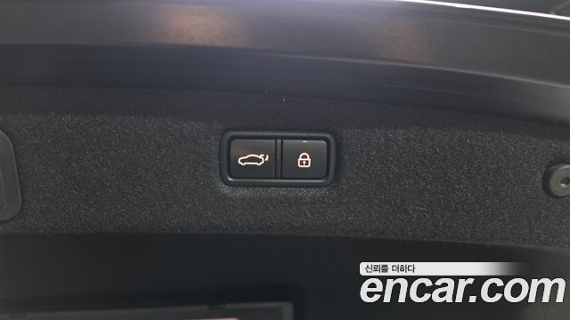Genesis G90 2019 — photo 34