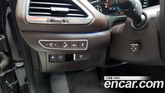 Genesis G90 2019 — photo 36