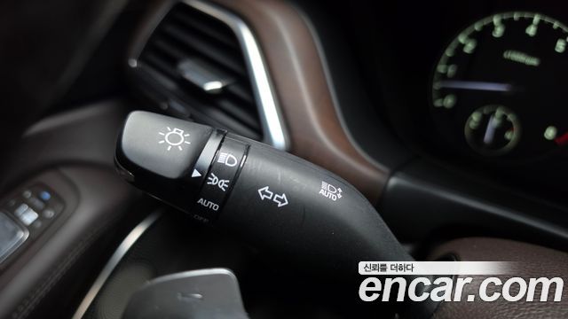 Genesis G90 2019 — photo 37