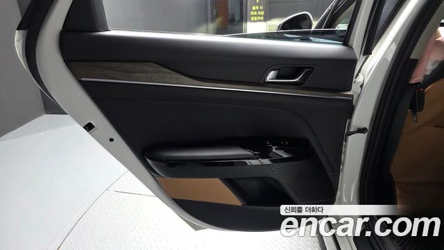Kia K5 2022 — photo 15