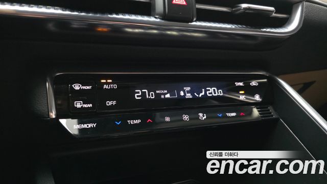 Kia K5 2022 — photo 31