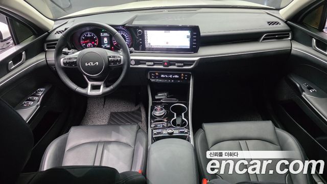 Kia K5 2023 — photo 10