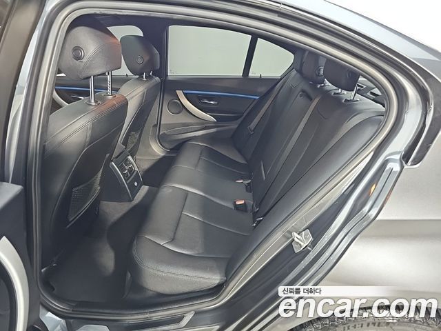 BMW 3-Series 2016 — photo 12