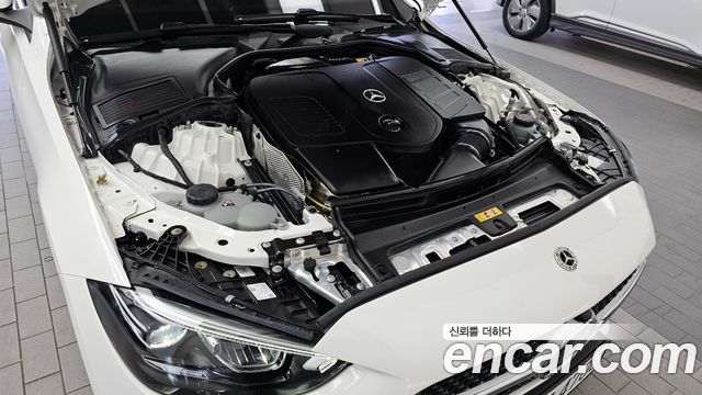 Mercedes-Benz C-Class 2025 — photo 6