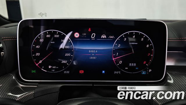 Mercedes-Benz C-Class 2025 — photo 8