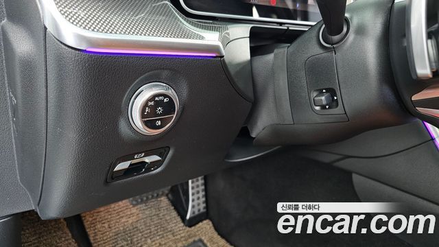 Mercedes-Benz C-Class 2025 — photo 18