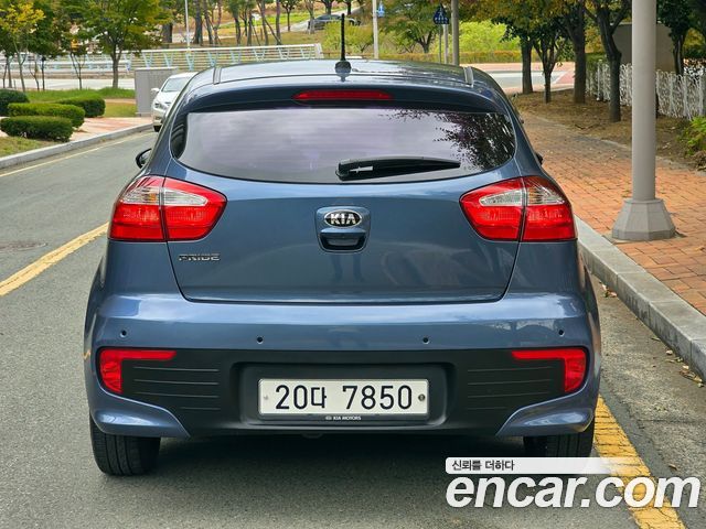 Kia pride 2015 — photo 4
