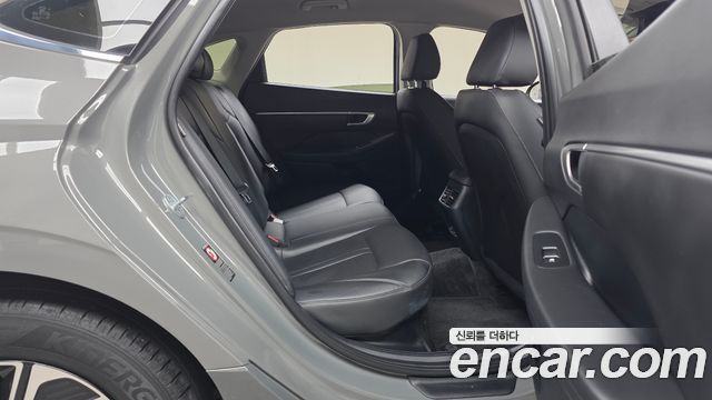 Hyundai Sonata 2022 — photo 17