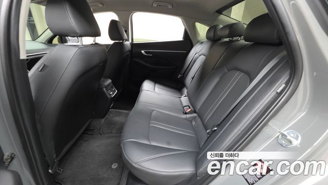 Hyundai Sonata 2022 — photo 18