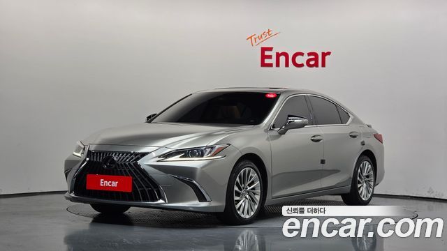 Lexus ES 2023 — photo 1