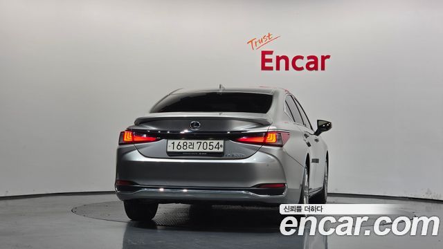 Lexus ES 2023 — photo 4