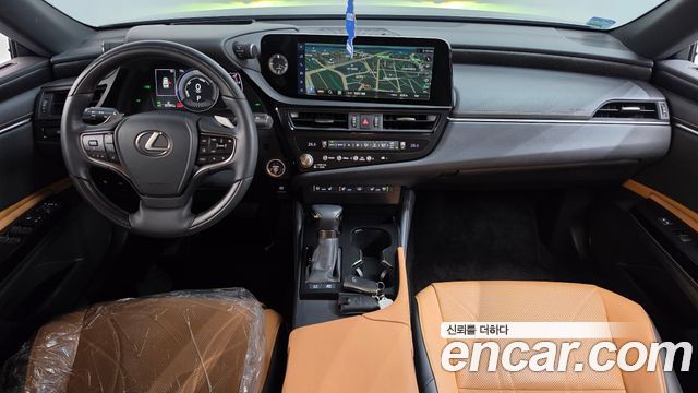 Lexus ES 2023 — photo 10