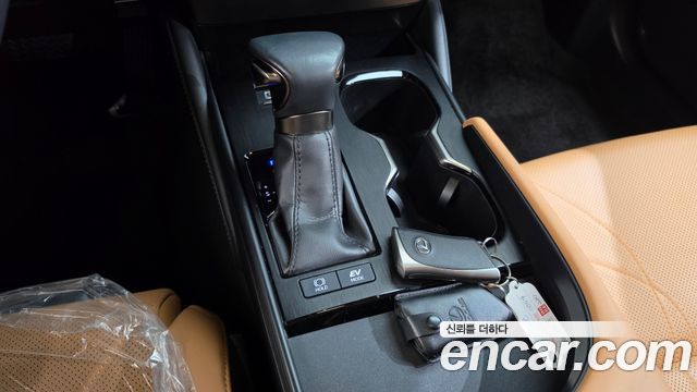 Lexus ES 2023 — photo 12