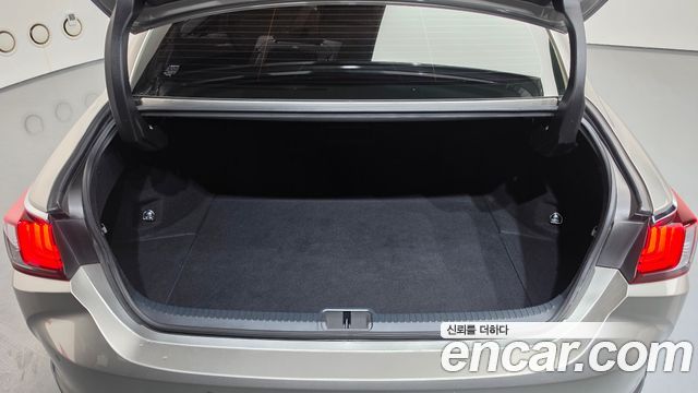 Lexus ES 2023 — photo 24