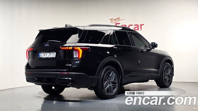 Ford Explorer 2025 — photo 2