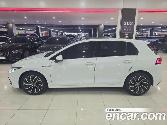 Volkswagen Golf 2023 — photo 5