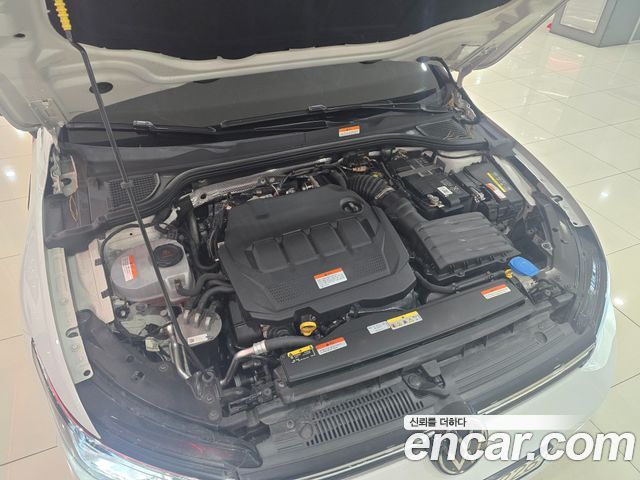 Volkswagen Golf 2023 — photo 6