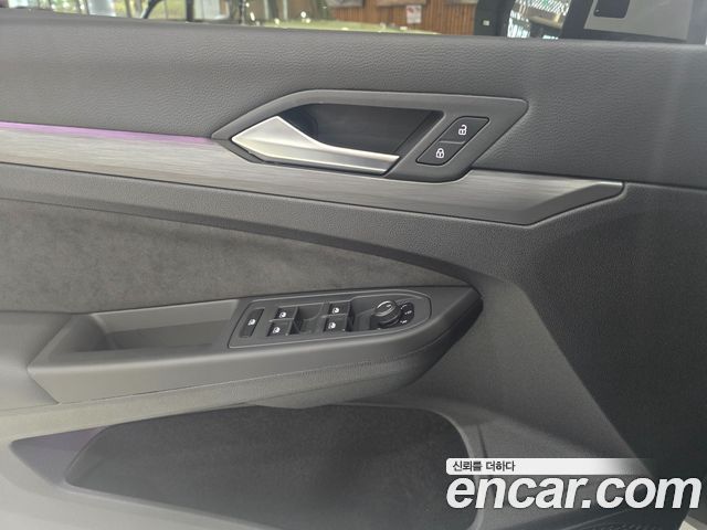 Volkswagen Golf 2023 — photo 16