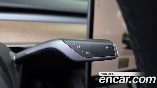 Tesla Model Y 2024 — photo 12