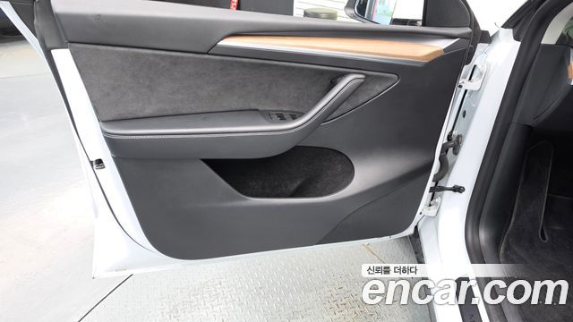 Tesla Model Y 2024 — photo 14