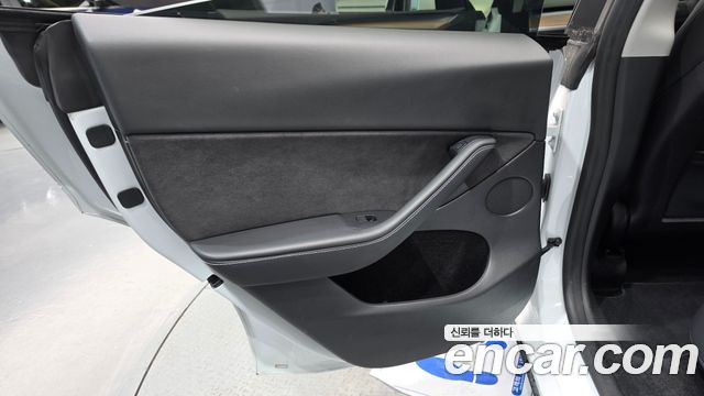 Tesla Model Y 2024 — photo 15
