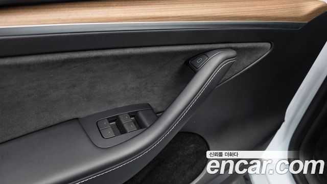 Tesla Model Y 2024 — photo 27