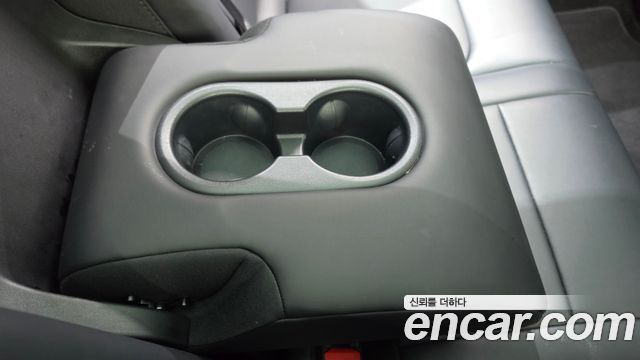 Tesla Model Y 2024 — photo 28