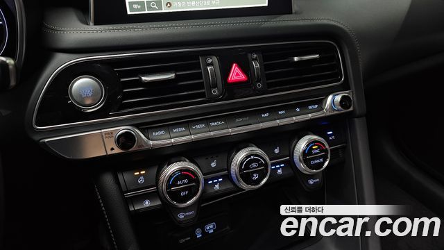 Genesis G70 2020 — photo 24