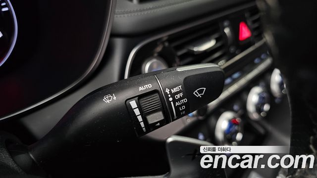 Genesis G70 2020 — photo 29