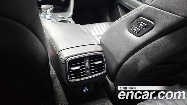 Genesis G70 2020 — photo 31