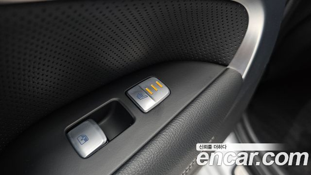 Genesis G70 2020 — photo 32
