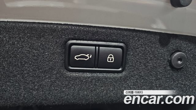 Genesis G70 2020 — photo 34
