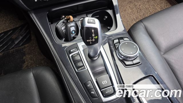 BMW 5-Series 2016 — photo 9