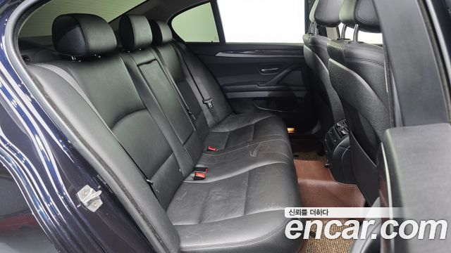 BMW 5-Series 2016 — photo 12