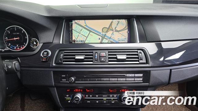 BMW 5-Series 2016 — photo 14