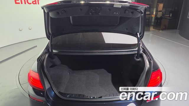 BMW 5-Series 2016 — photo 20