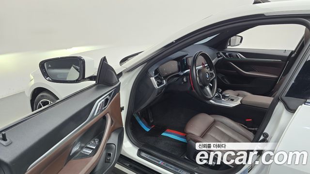 BMW 4-Series 2023 — photo 13