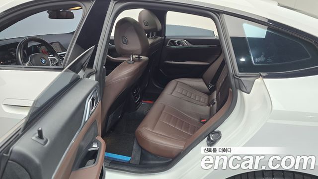 BMW 4-Series 2023 — photo 17