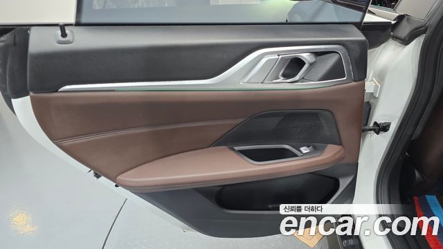 BMW 4-Series 2023 — photo 15