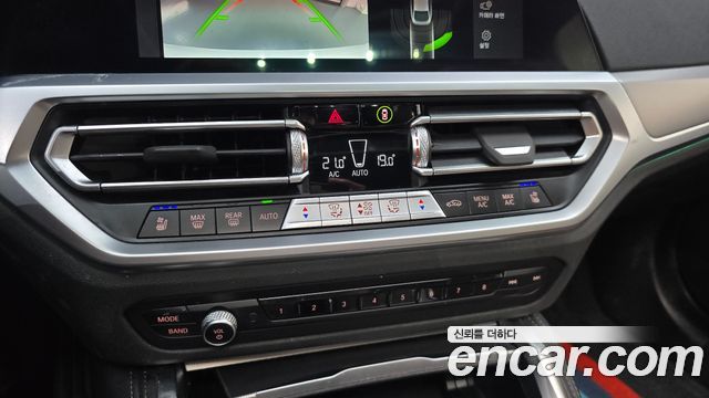 BMW 4-Series 2023 — photo 32