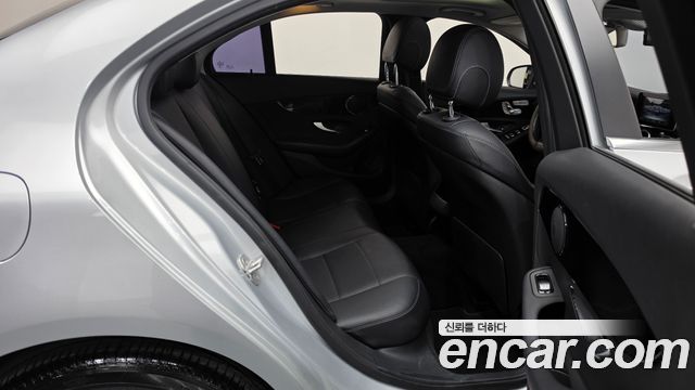 Mercedes-Benz C-Class 2016 — photo 12