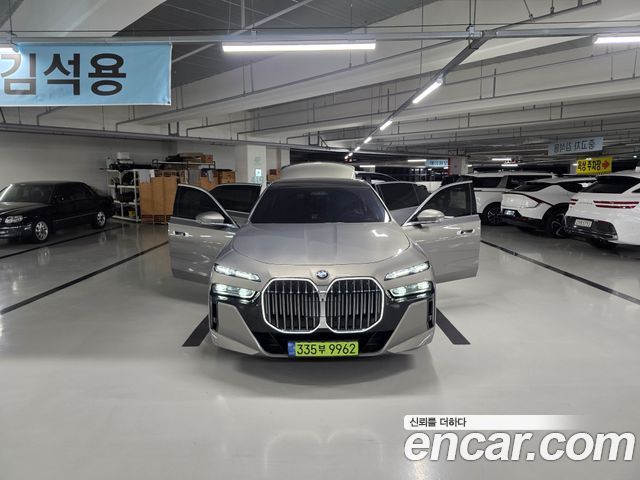 BMW 7-Series 2024 — photo 3