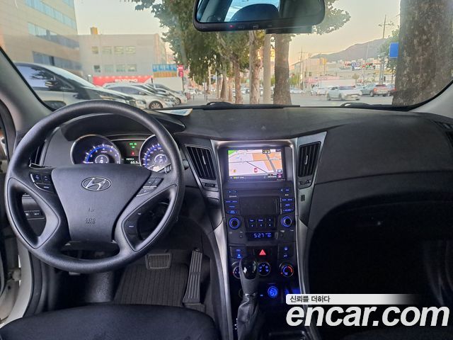 Hyundai Sonata 2013 — photo 15