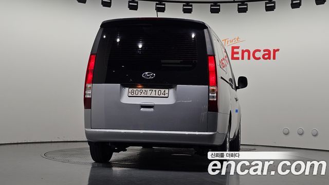 Hyundai Staria 2023 — photo 4