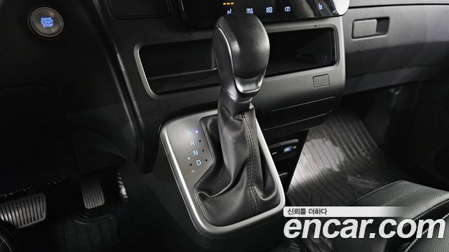 Hyundai Staria 2023 — photo 12