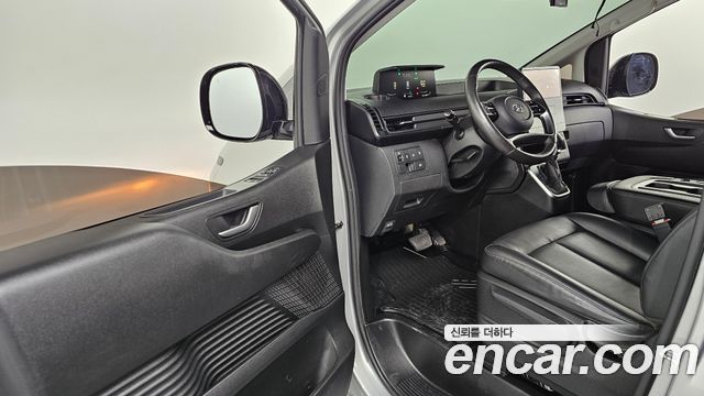 Hyundai Staria 2023 — photo 13