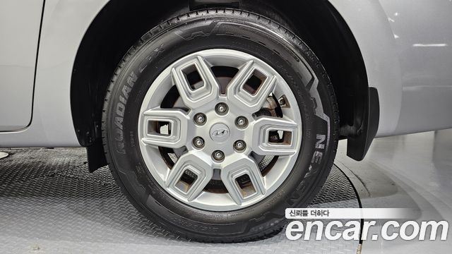 Hyundai Staria 2023 — photo 7
