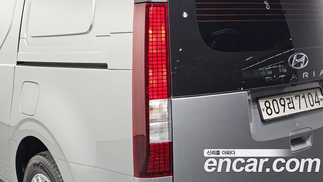 Hyundai Staria 2023 — photo 9