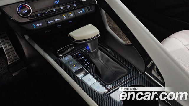 Hyundai AVANTE 2021 — photo 12